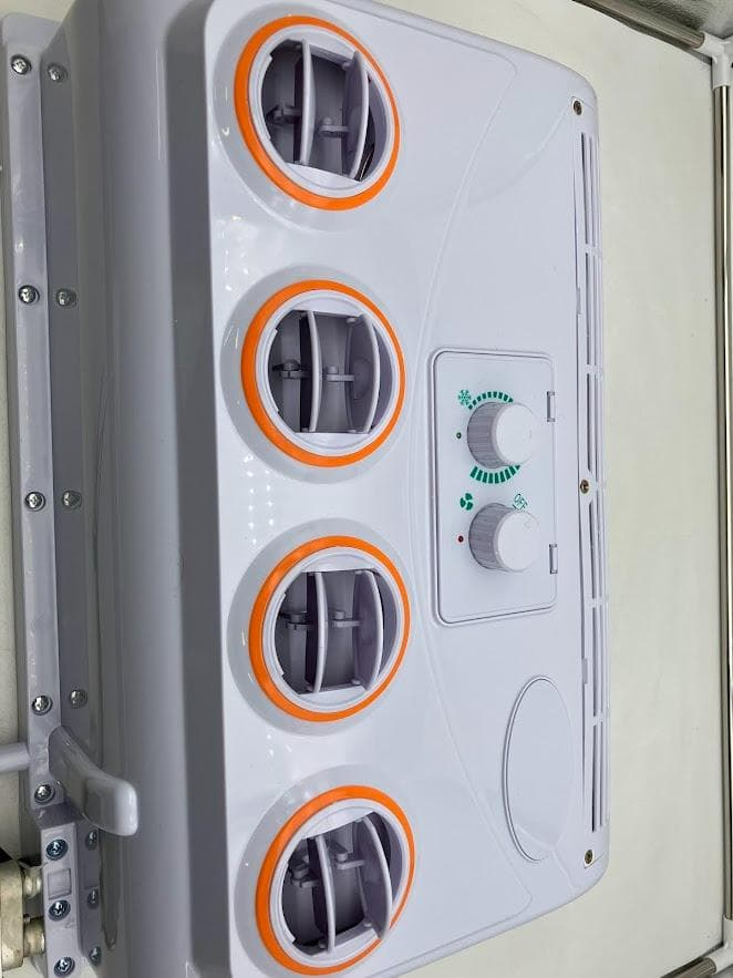 カーエアコン　並行輸入品　12V　トラック　キャンピングカー　蒸発器