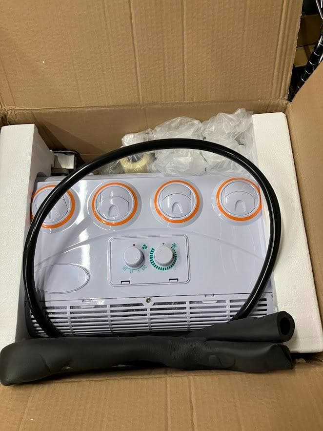 カーエアコン　並行輸入品　12V　トラック　キャンピングカー　蒸発器