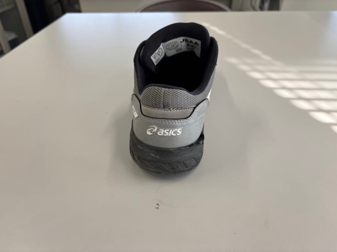週末値下げ！！　ASICS CP グレー 安全靴 BOAシステム　25.5cm