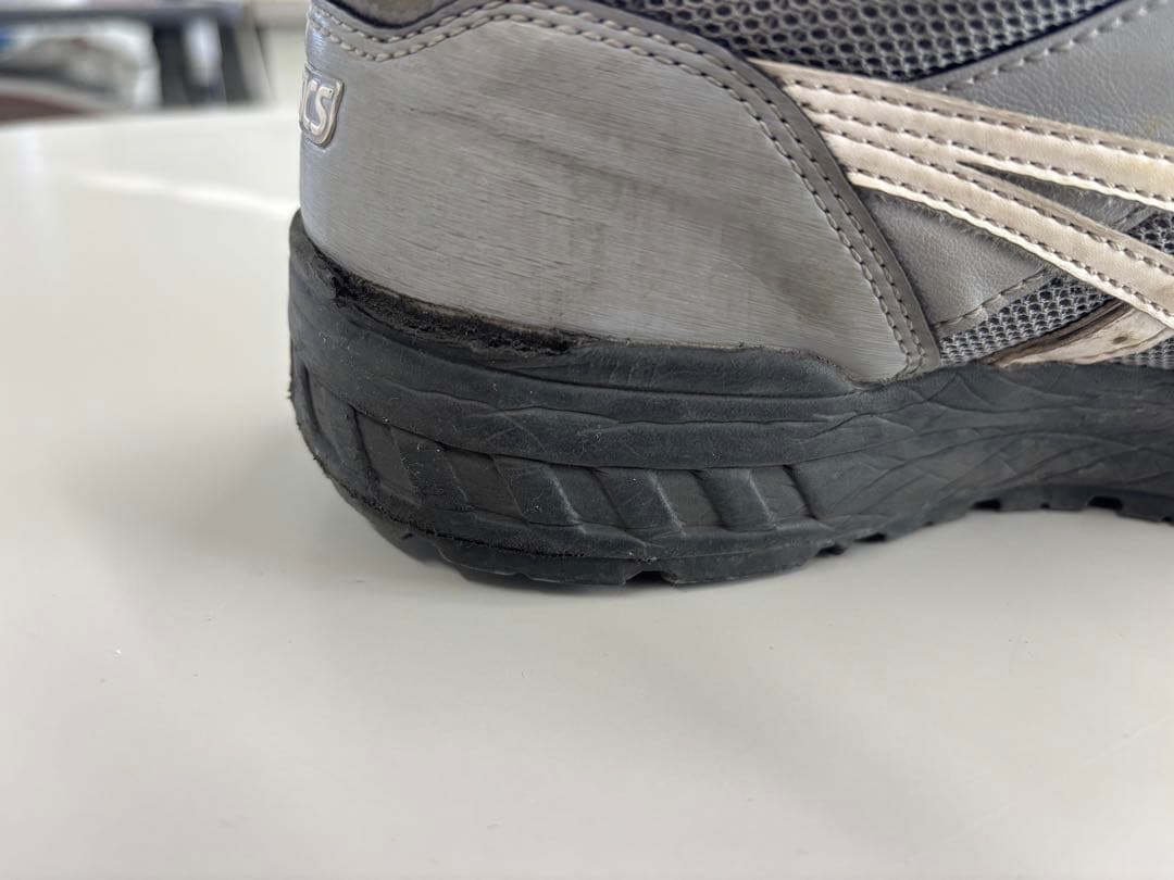 週末値下げ！！　ASICS CP グレー 安全靴 BOAシステム　25.5cm