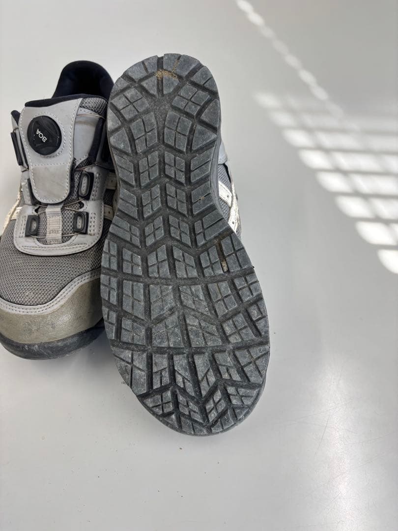 週末値下げ！！　ASICS CP グレー 安全靴 BOAシステム　25.5cm