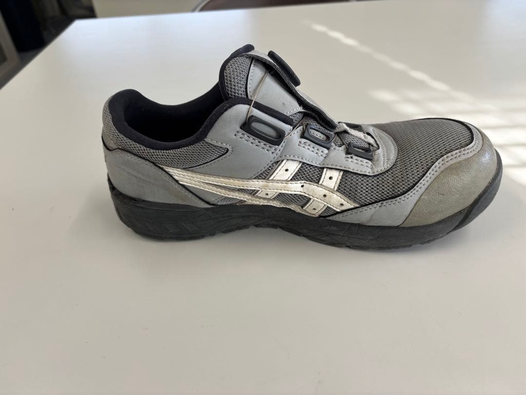 週末値下げ！！　ASICS CP グレー 安全靴 BOAシステム　25.5cm