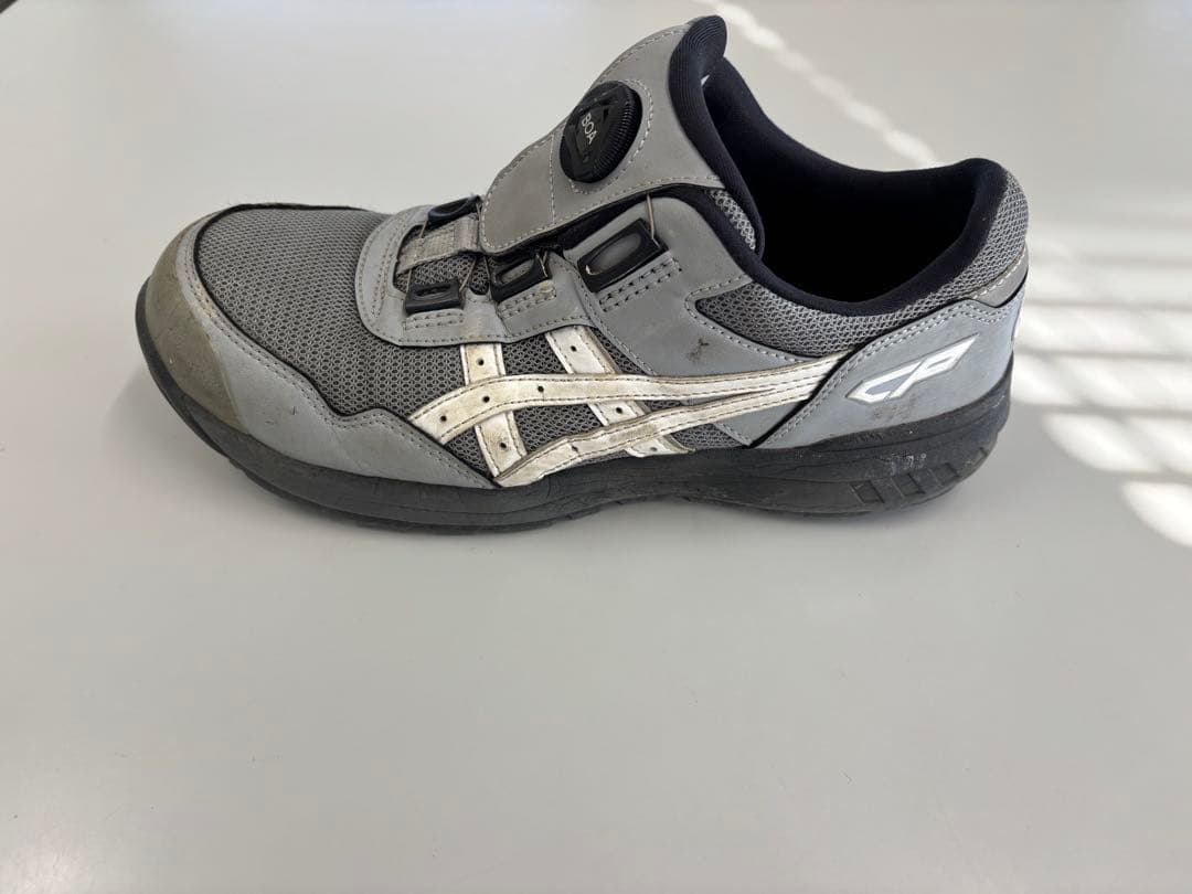 週末値下げ！！　ASICS CP グレー 安全靴 BOAシステム　25.5cm