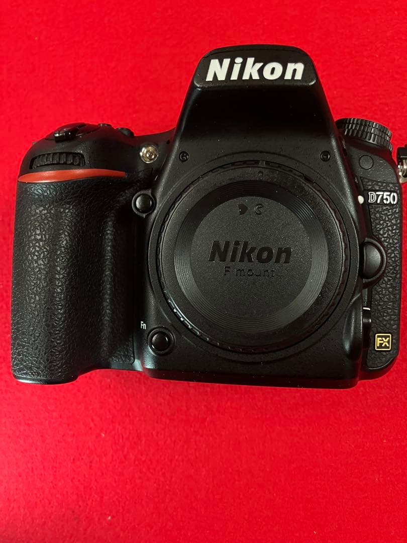 衝撃　決算値下げ！　Ｄ750 Ｓ数11700回 50mm1.8付き