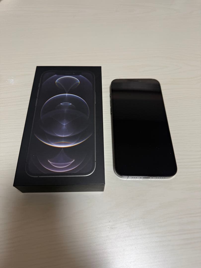 Apple iPhone 12 Pro グラファイト 本体 充電ケーブル付き