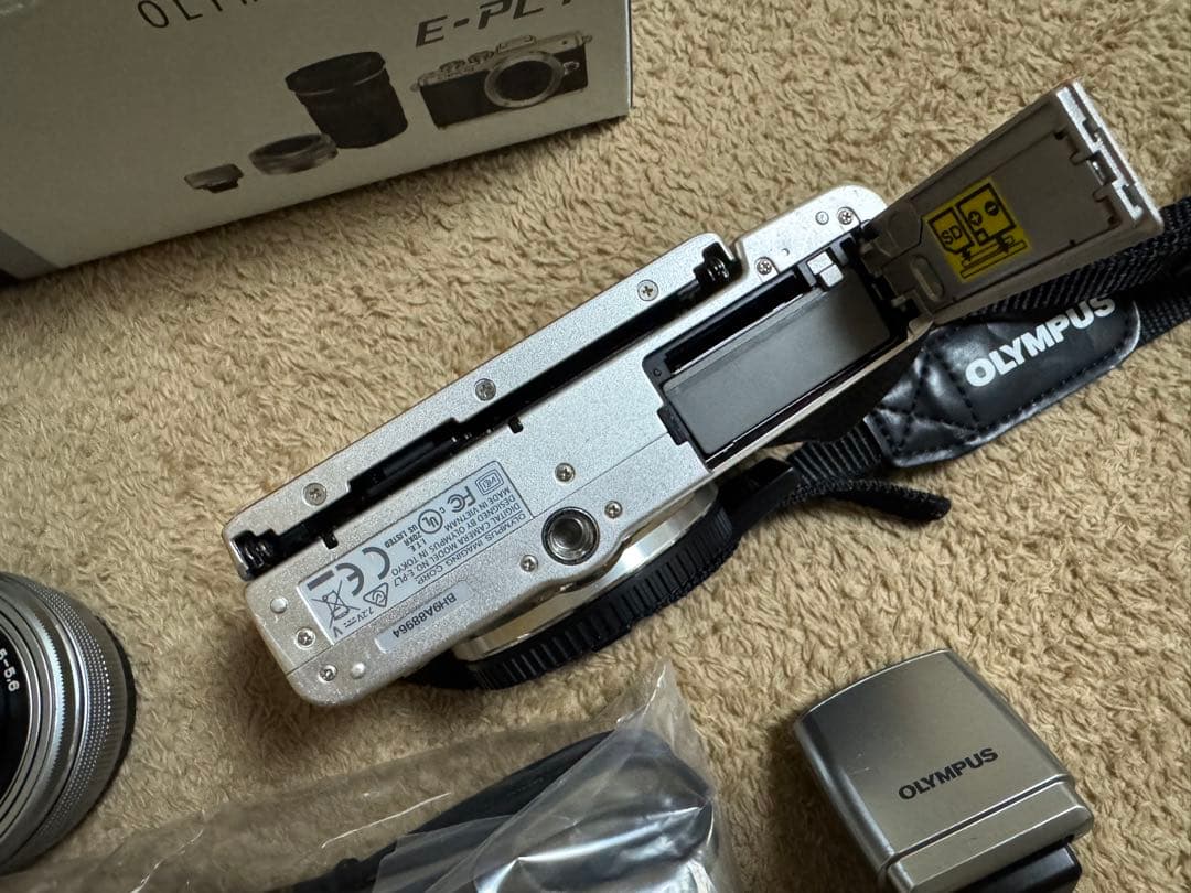 OLYMPUS PEN E-PL7 ダブルレンズキット