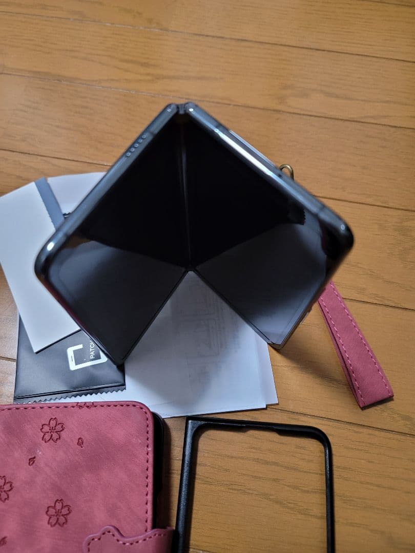 Google Pixel Fold 本体 ケース付き