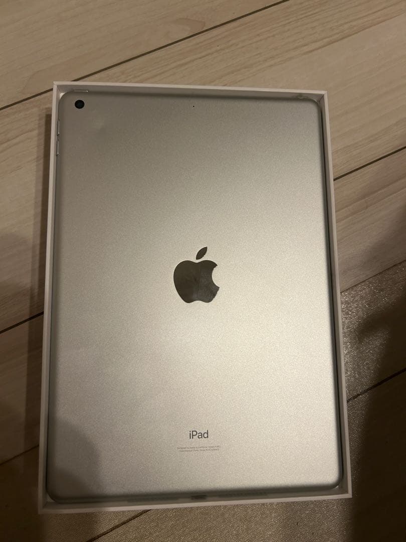 iPad 第9世代64GBWiFiシルバーAppleSmartKeyboard