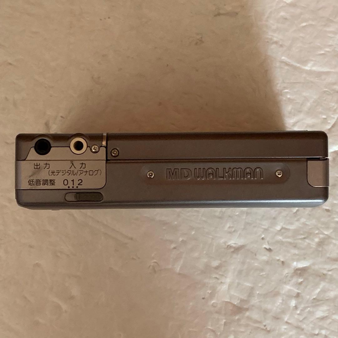 ジャンク ソニー SONY MZ-R3 MDウォークマン 壊れています