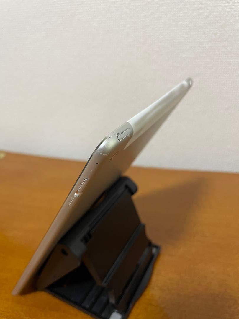 iPad Mini 4 (7.9インチ) 32GB WiFi +セルラーモデル