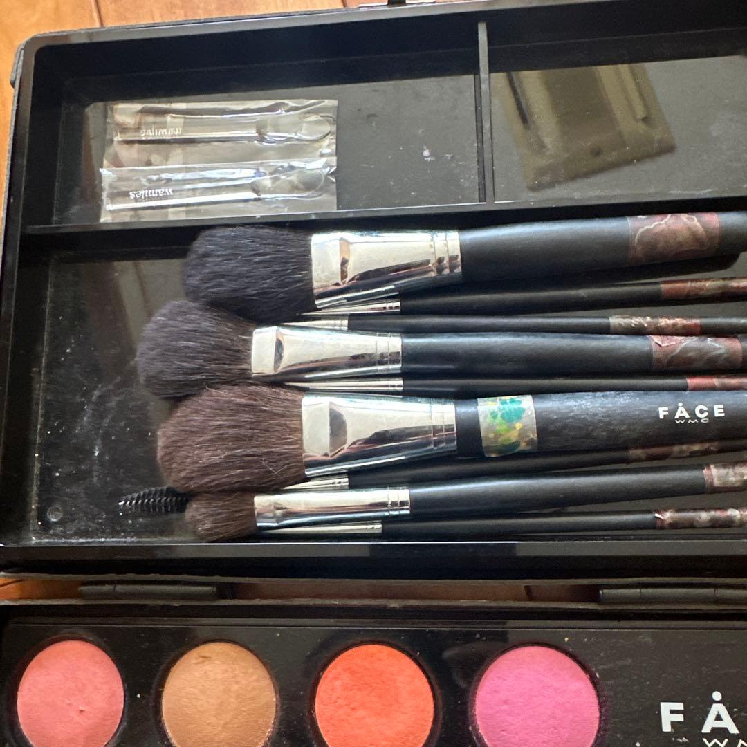 FACE アイシャドウパレット 36色 ブラシ付き