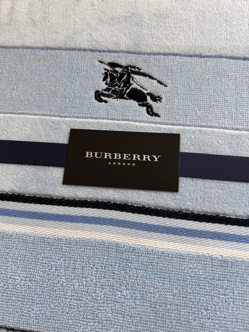 BURBERRY タオルケット 140cm×190cm 水色