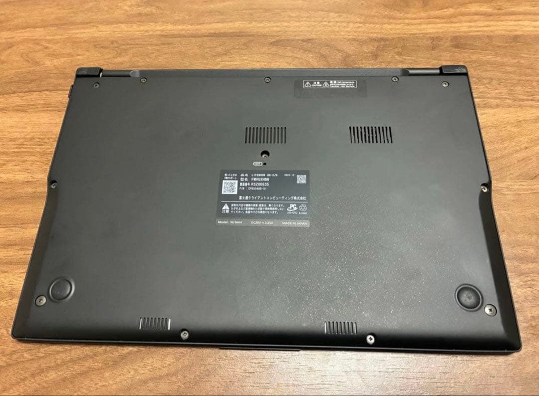 富士通UH-X/H Core i7/16GB SSD512GB超軽量ノートPC