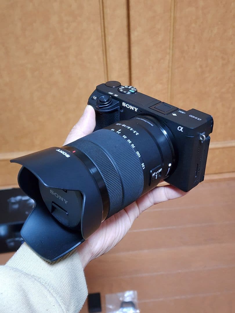 Sony α6400 ミラーレスカメラ 言語設定可能
