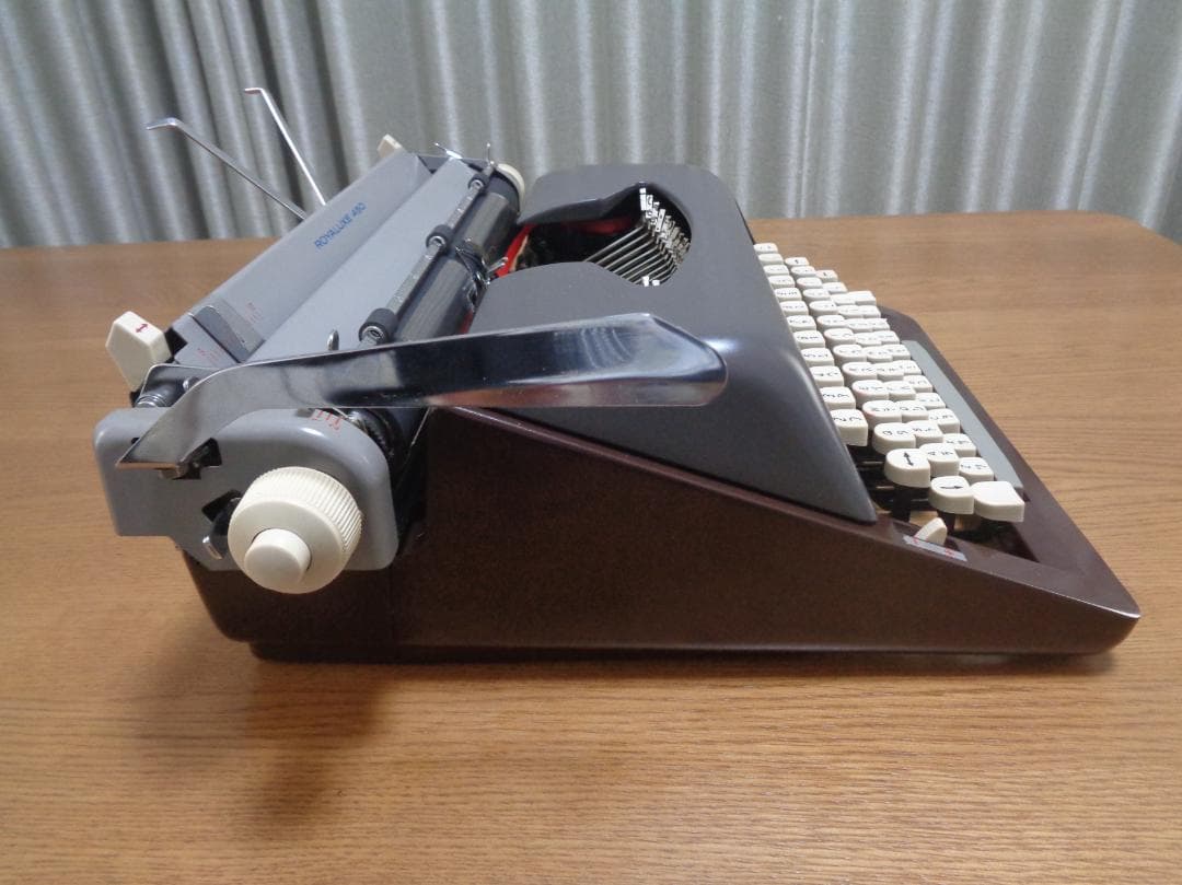 完動品　 UXE 450 ロイヤルタイプライター　カナ文字