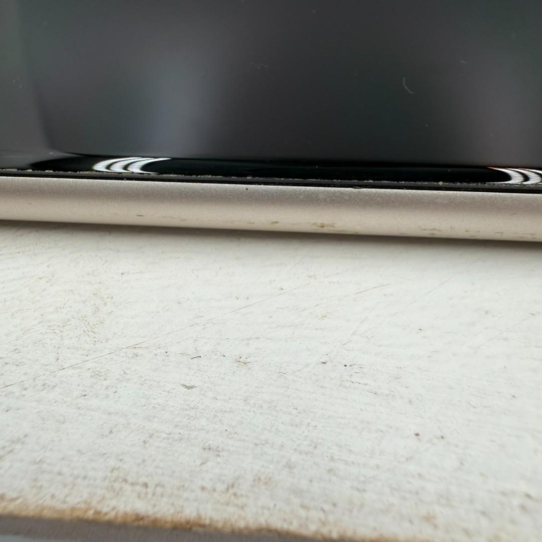 iPhone SE第3世代 64GB スターライト 432