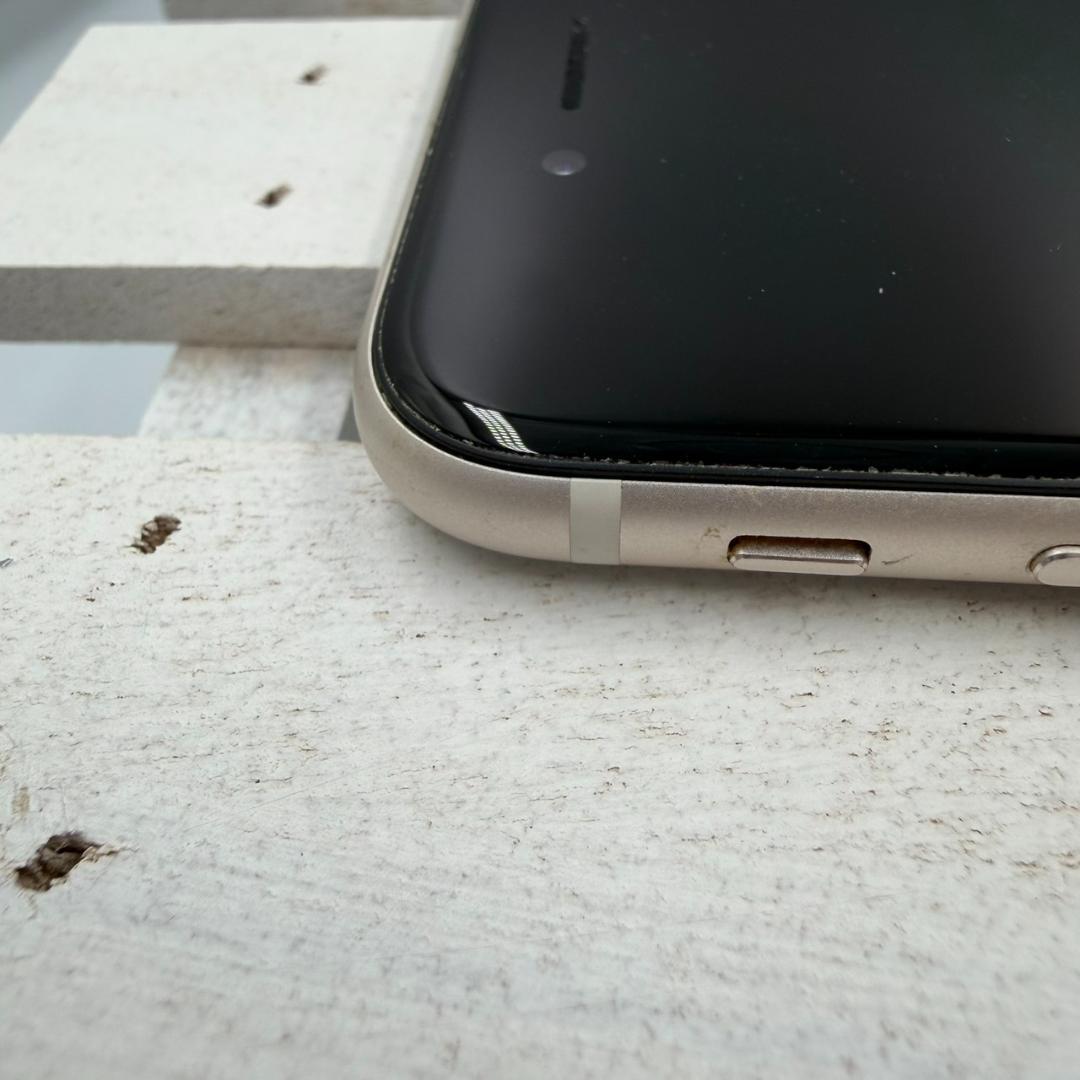 iPhone SE第3世代 64GB スターライト 432