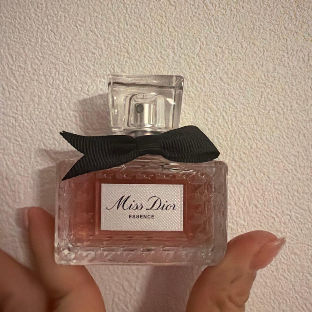 ミス ディオール エッセンス（パルファン）