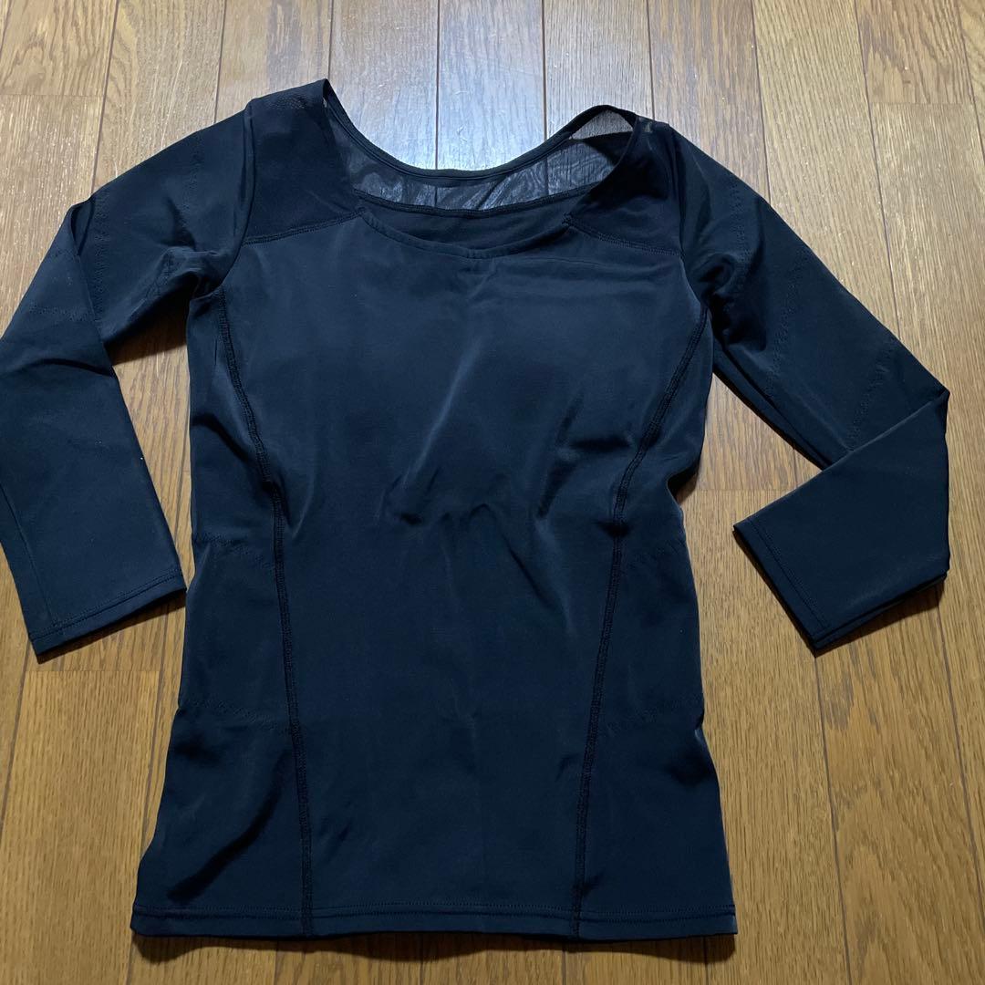 【美品】パーフェクトフォームトップス　ロングスリーブ