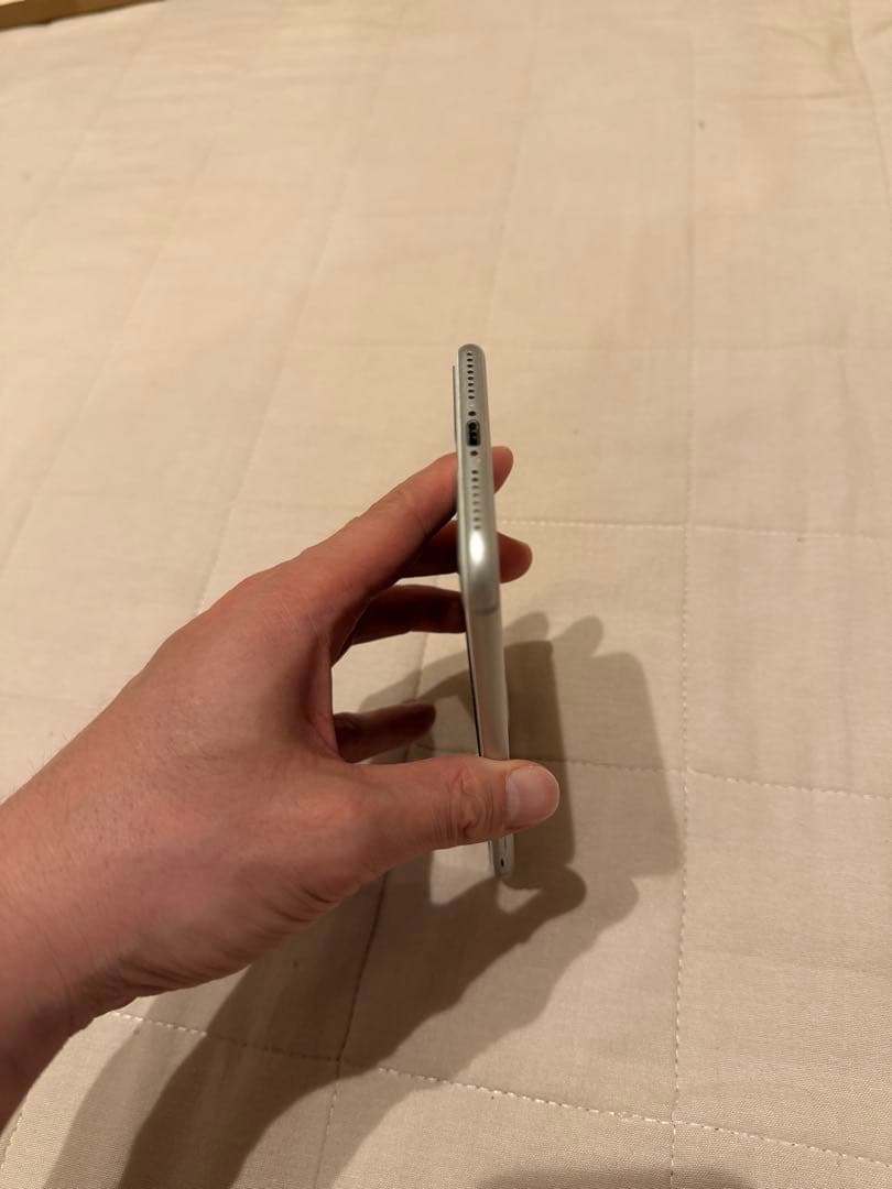 【動作良好】iPhone 7 Plus 128GB シルバー SIMフリー