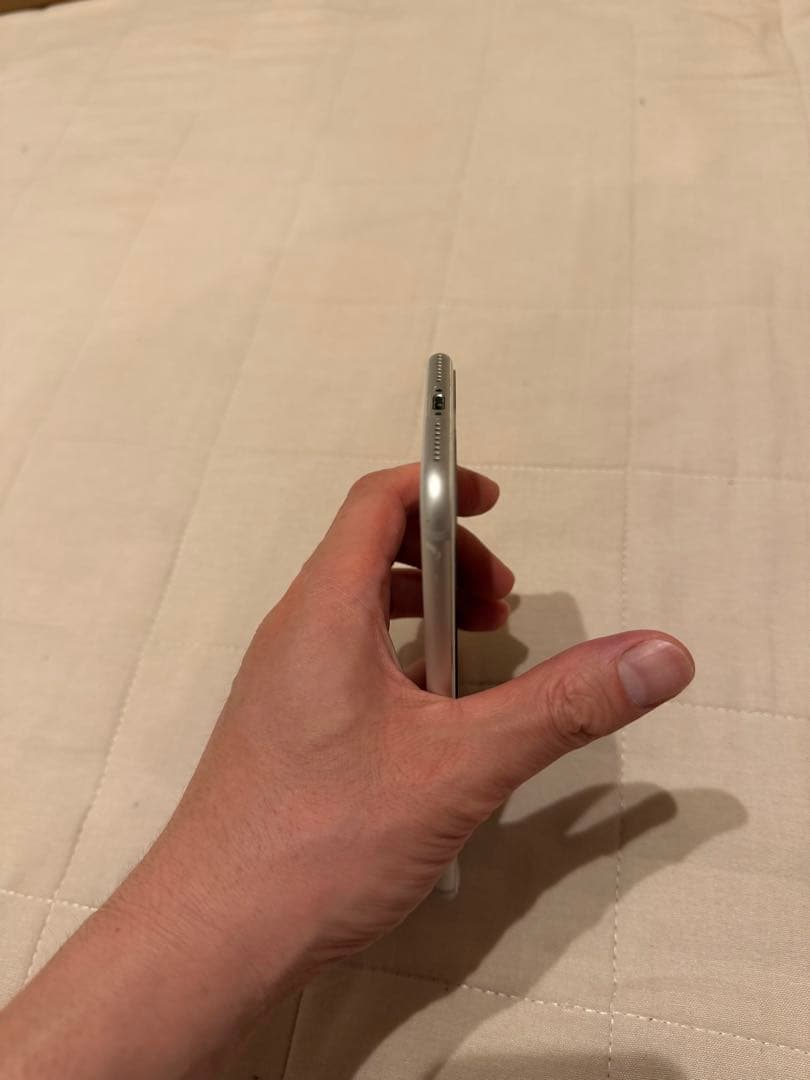 【動作良好】iPhone 7 Plus 128GB シルバー SIMフリー