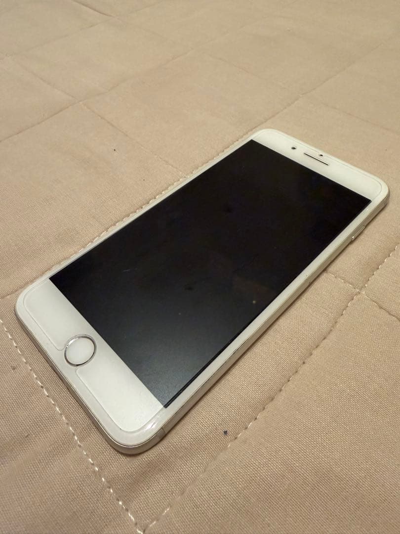 【動作良好】iPhone 7 Plus 128GB シルバー SIMフリー