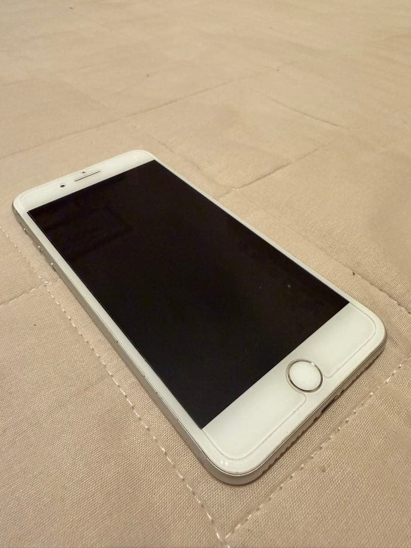 【動作良好】iPhone 7 Plus 128GB シルバー SIMフリー