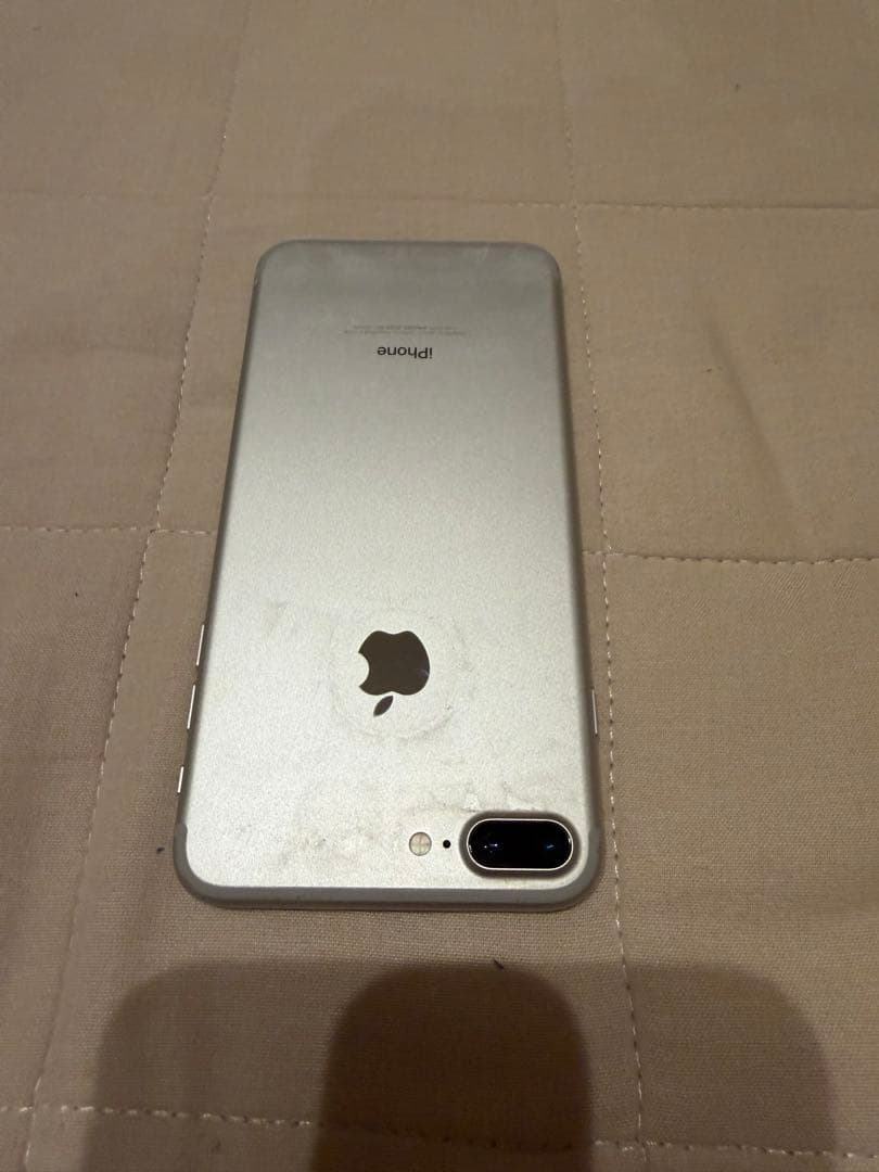 【動作良好】iPhone 7 Plus 128GB シルバー SIMフリー