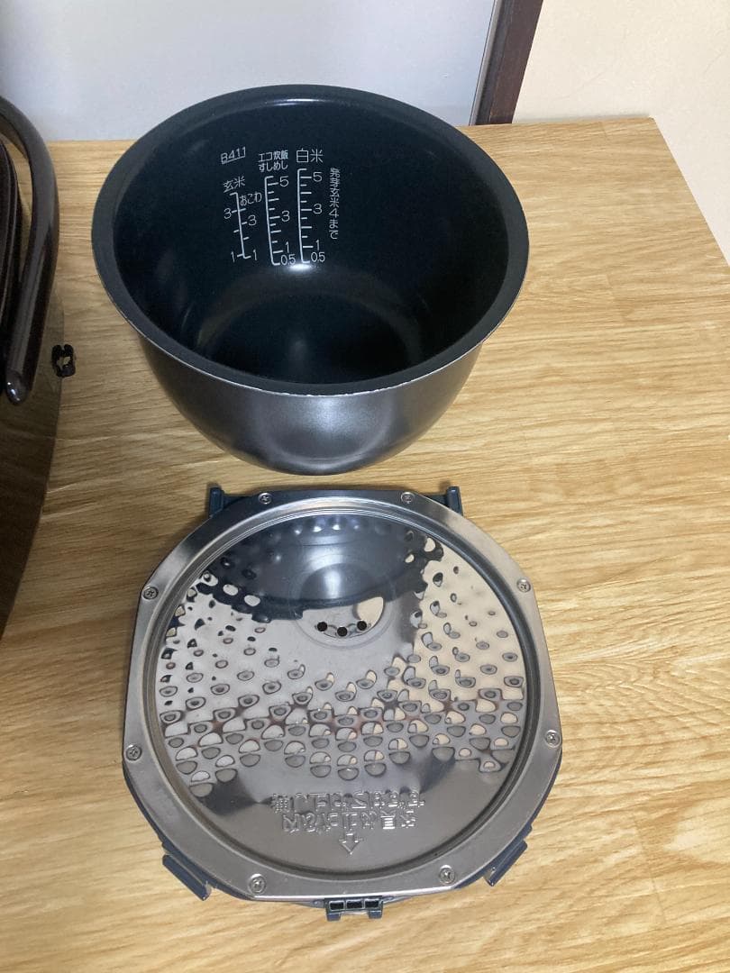 ★美品★象印　ZOJIRUSHI　極め炊き　5.5合炊き　NP‐VI10ブラウン
