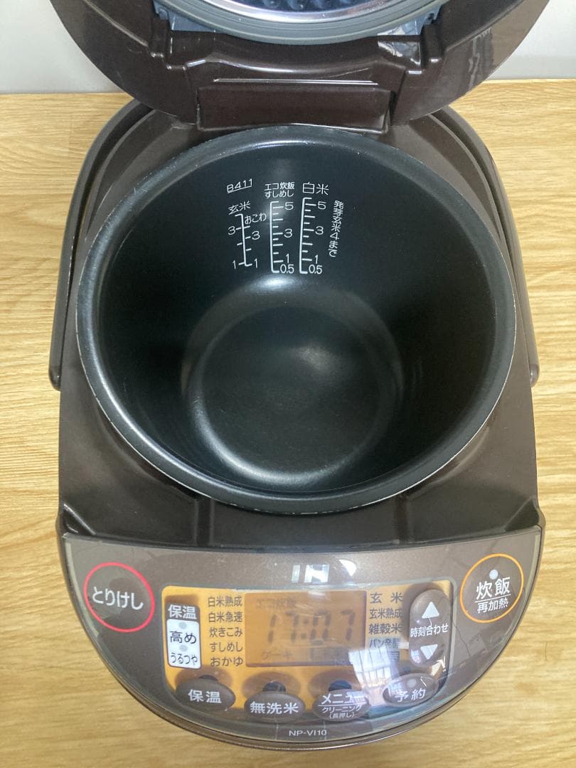 ★美品★象印　ZOJIRUSHI　極め炊き　5.5合炊き　NP‐VI10ブラウン