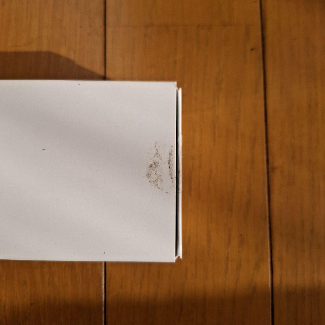 iMeso 美顔器　瞼のうえ、目の回りも使える！