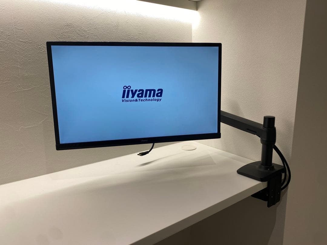 値引き　iiyama ディスプレイモニター本体 エルゴトロン　モニターアーム付き