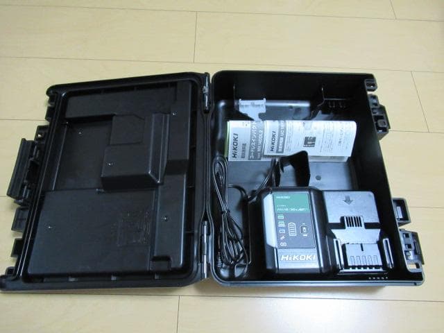 HiKOKI 収納ケース ＋充電器UC18YDL2　　①