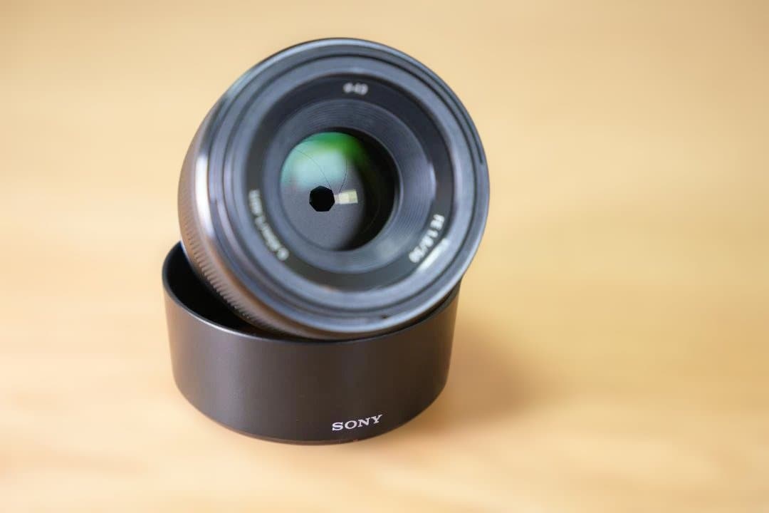 Sony FE 1.8/50 単焦点レンズ レンズフード付き