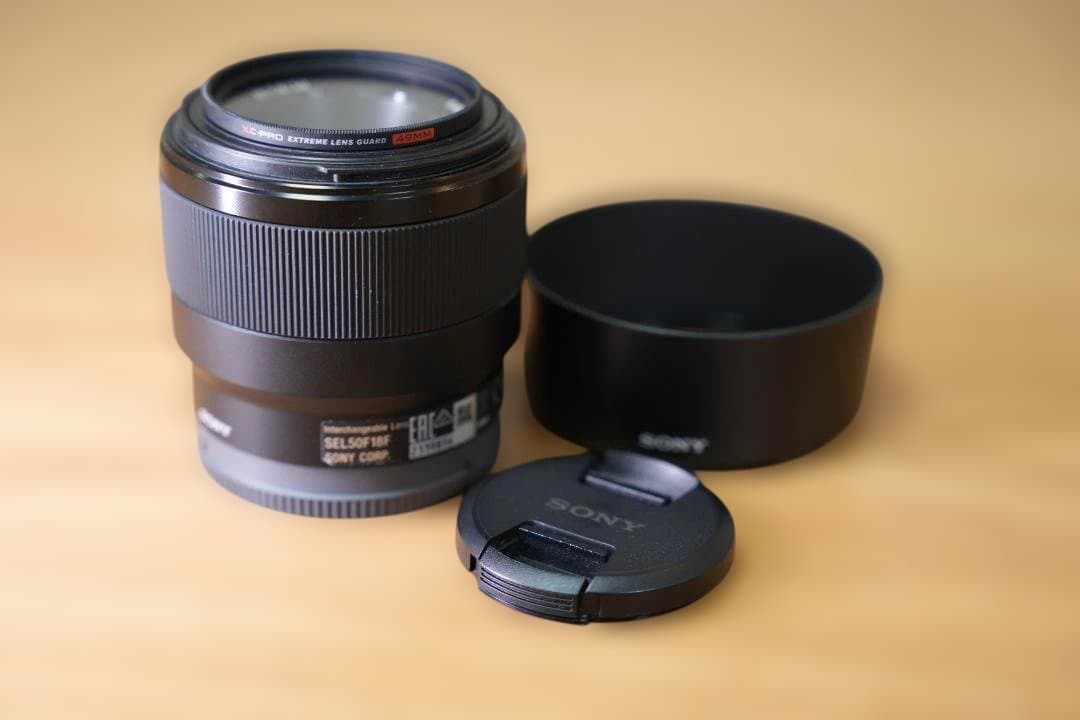 Sony FE 1.8/50 単焦点レンズ レンズフード付き
