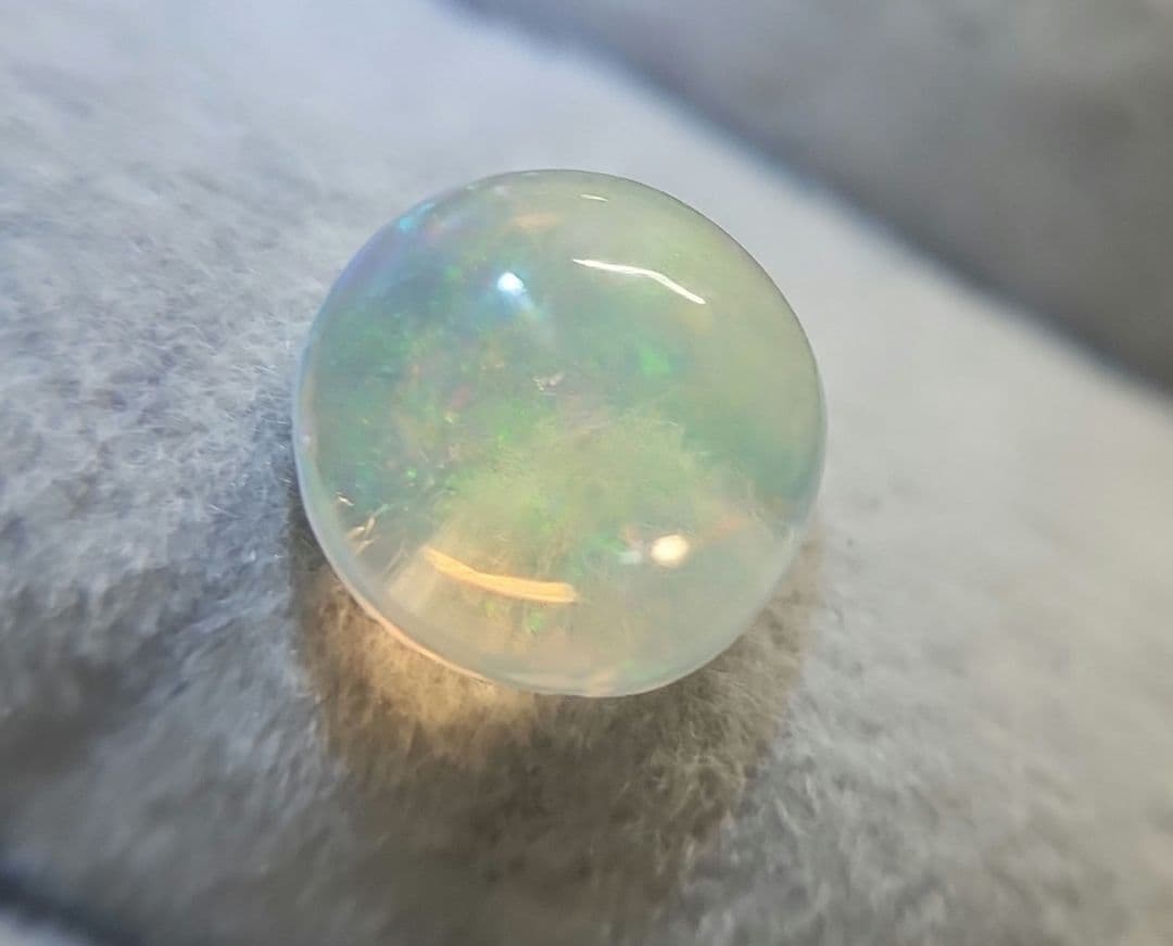 天然オパール 0.913ct