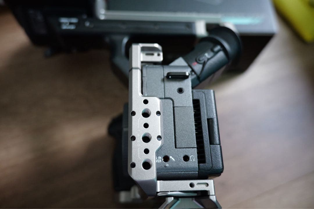 SONY FX2 (ILME-FX2B)保証書付き+ハンドルユニット+リグ