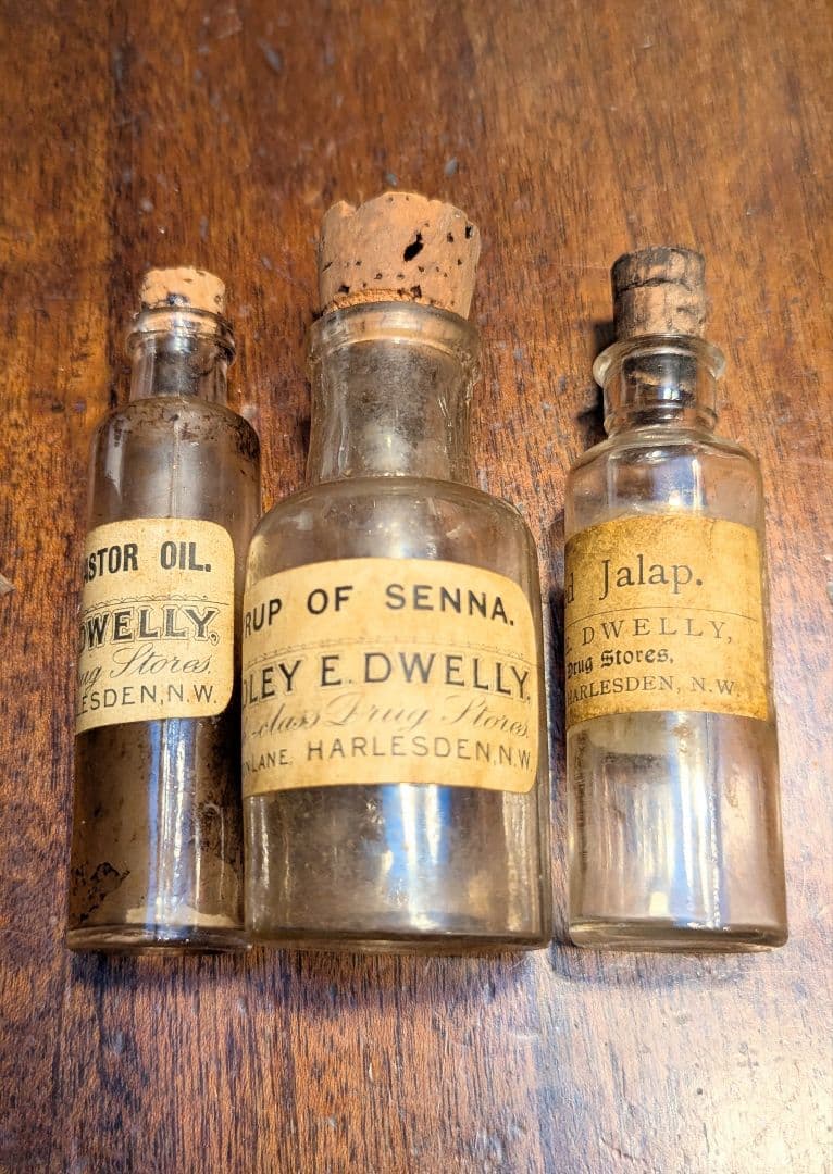 イギリスアンティーク 薬瓶 3本セット ガラス壜 メディシンボトル 紙ラベル ③