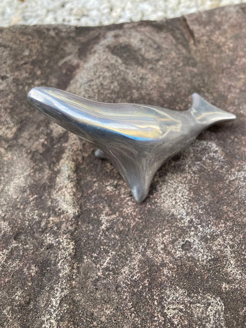 アラスカのかわいい工芸品　クジラ形オブジェ　ヴィンテージ