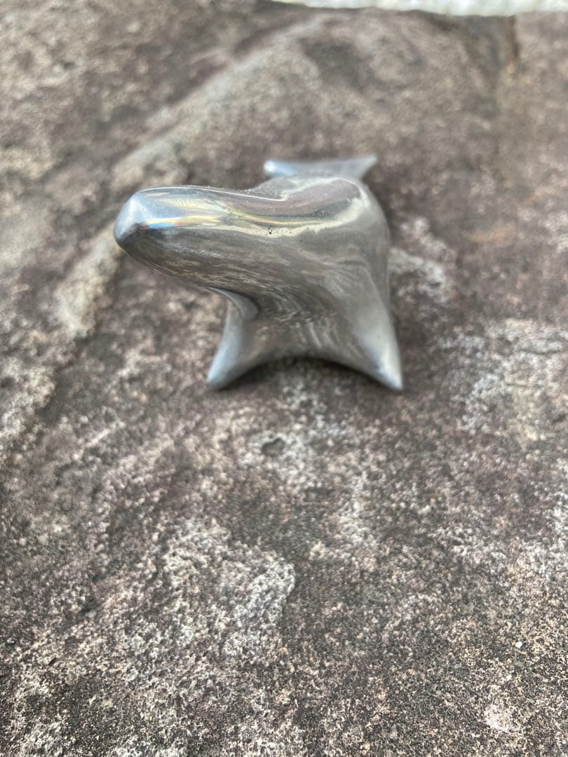 アラスカのかわいい工芸品　クジラ形オブジェ　ヴィンテージ