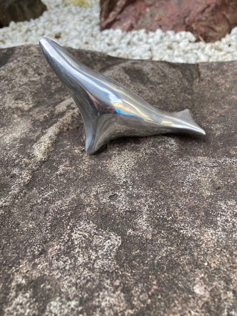 アラスカのかわいい工芸品　クジラ形オブジェ　ヴィンテージ