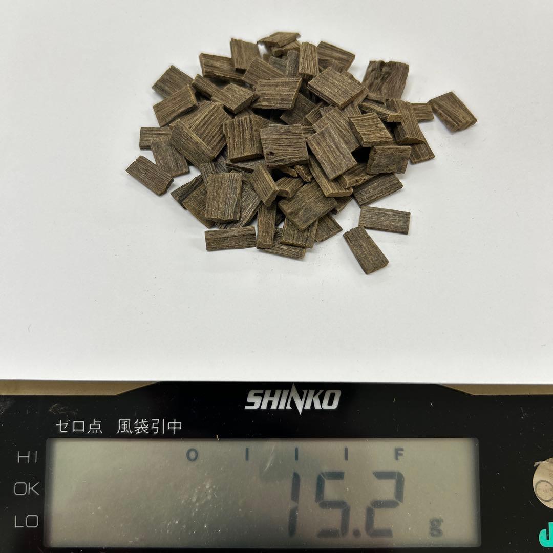 沈水タニ沈香　割15.2g(伽羅 沈香 白檀 聞香)