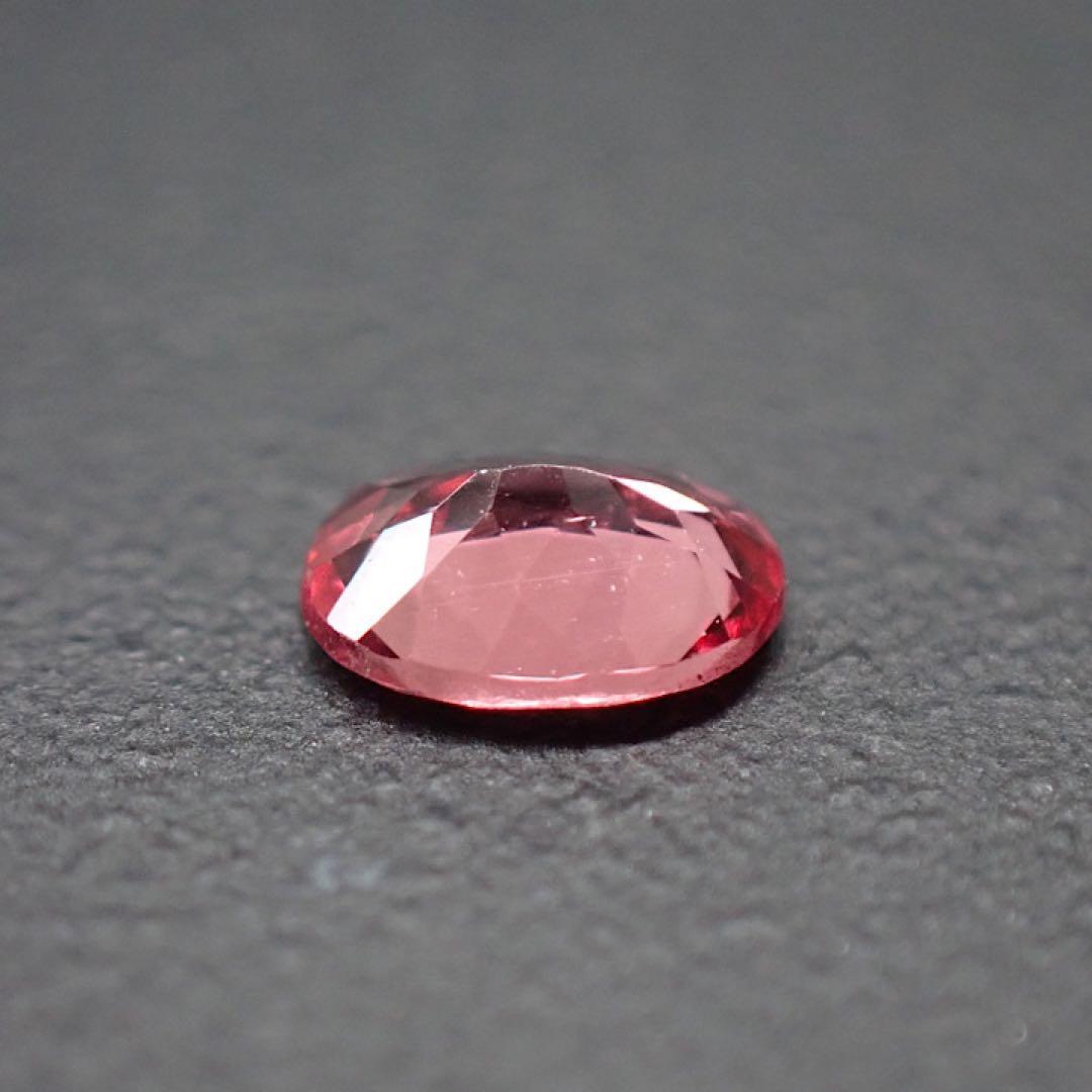 【ミャンマー(モゴック)産】ホットピンクスピネル