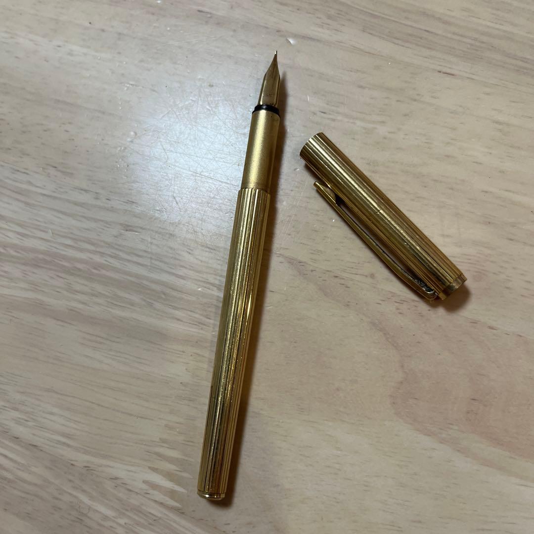 ゴールド ストライプ万年筆 キャップ式