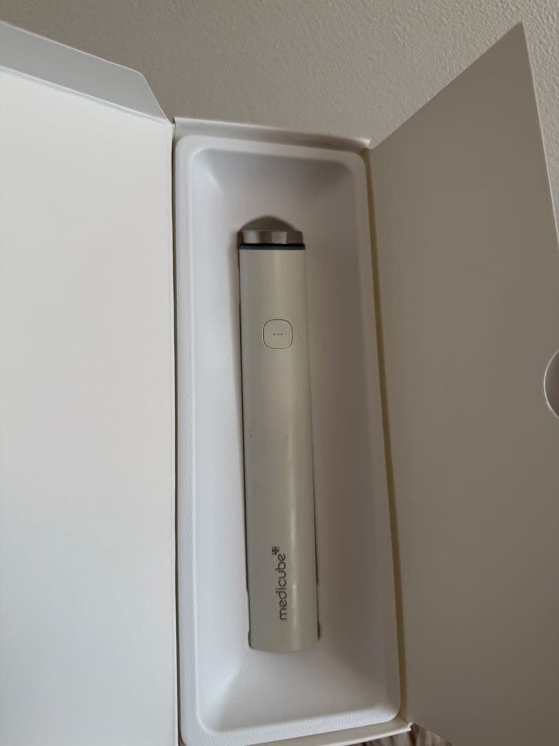 メディキューブ　美顔器　ブースタープロミニ　ホワイト　美品