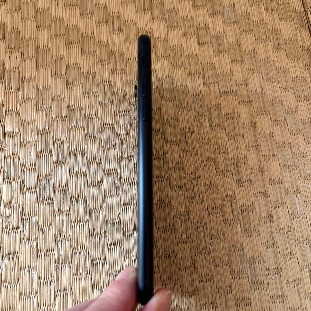 n*a様 iPhone SE3 64GB ブラック