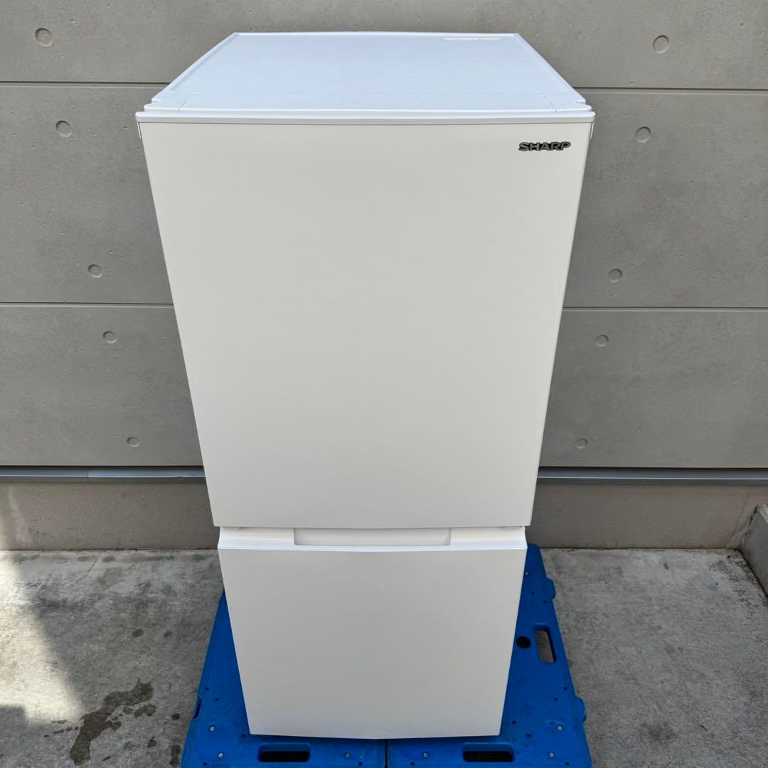 364⭐️2023年製美品★シャープ冷蔵庫　右、左開き　マットホワイト　一人暮らし