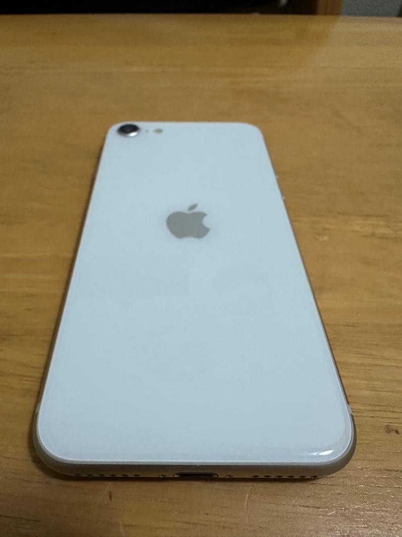 Apple iPhone SE (第3世代) スターライト　128GB