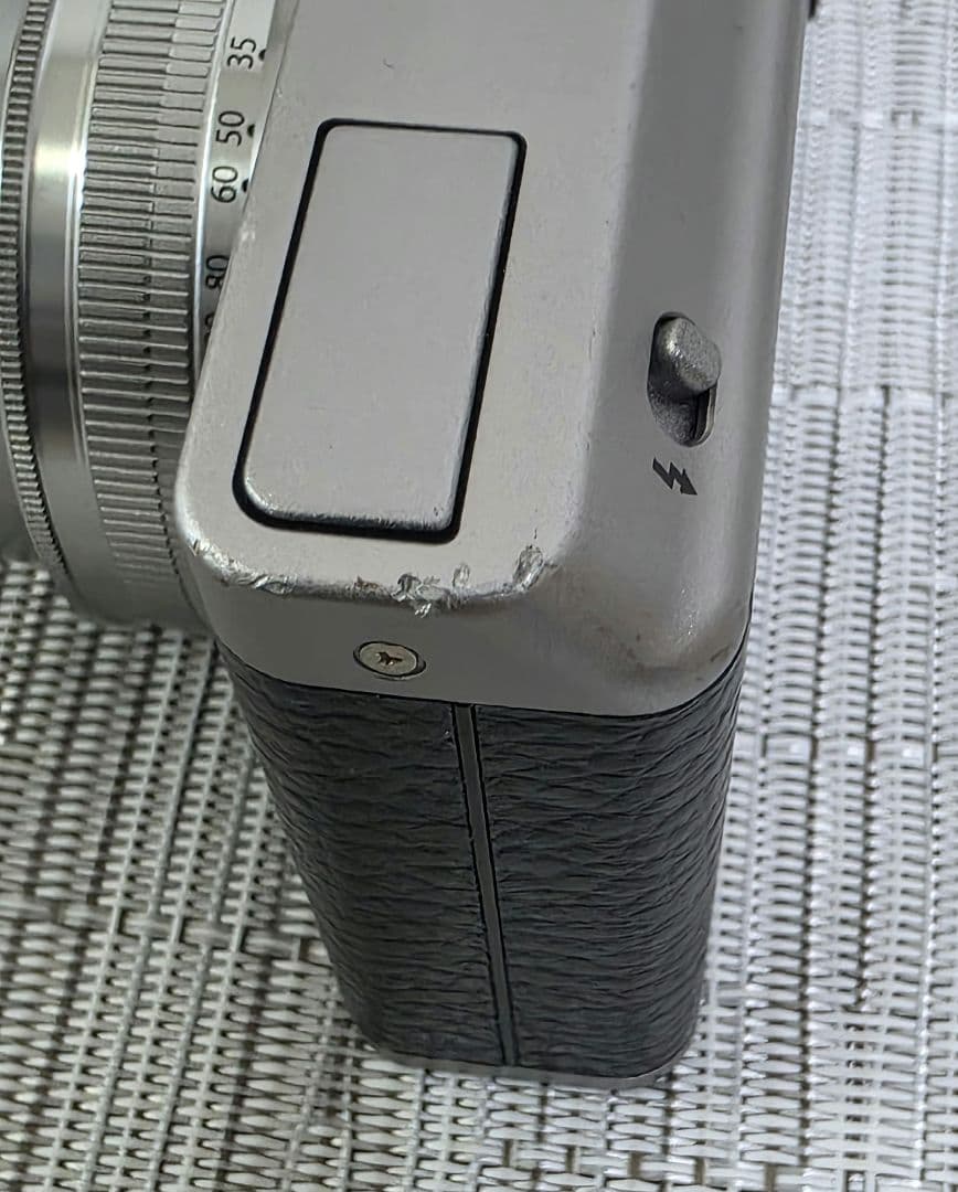 富士フイルム　FUJIFILM XF1