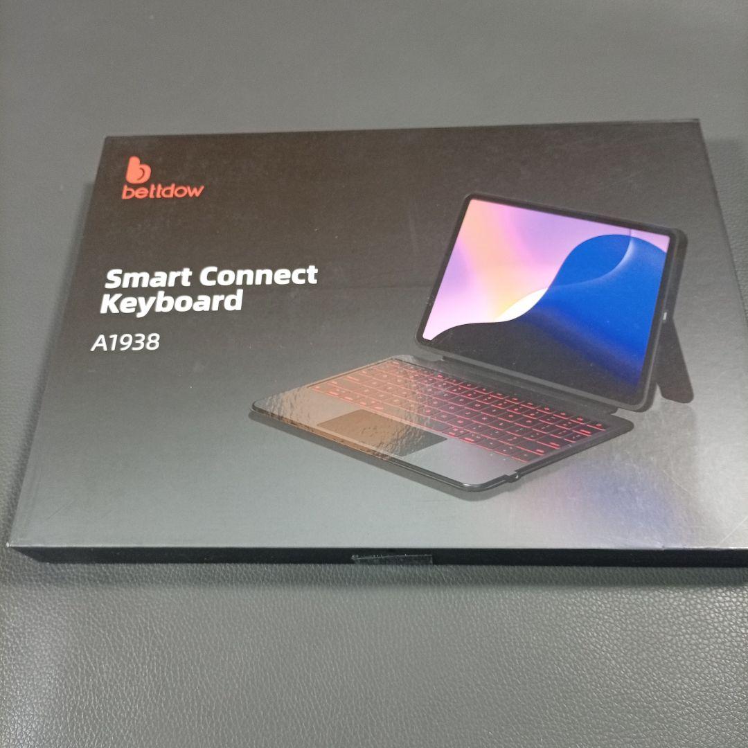 スマートキーボード　iPad対応　8色バックライト　新品